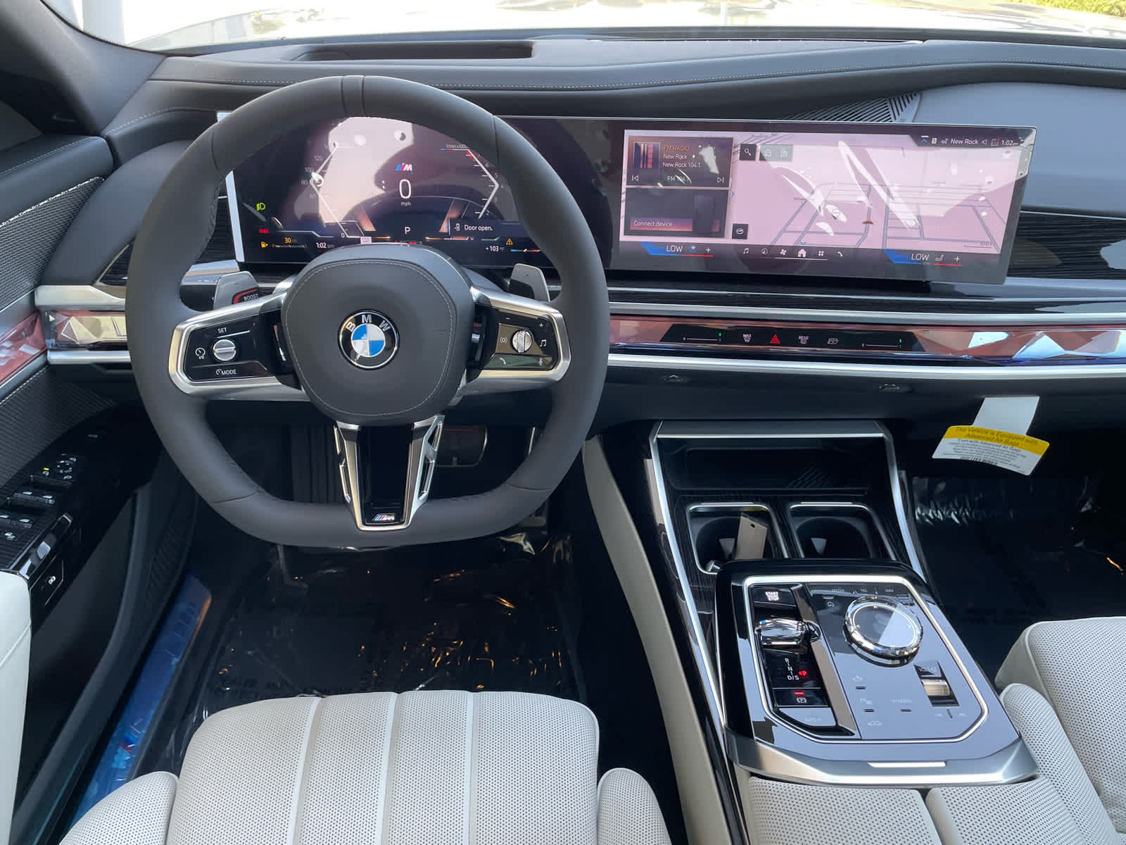 2025 BMW 7 Series 740i - Photo 14