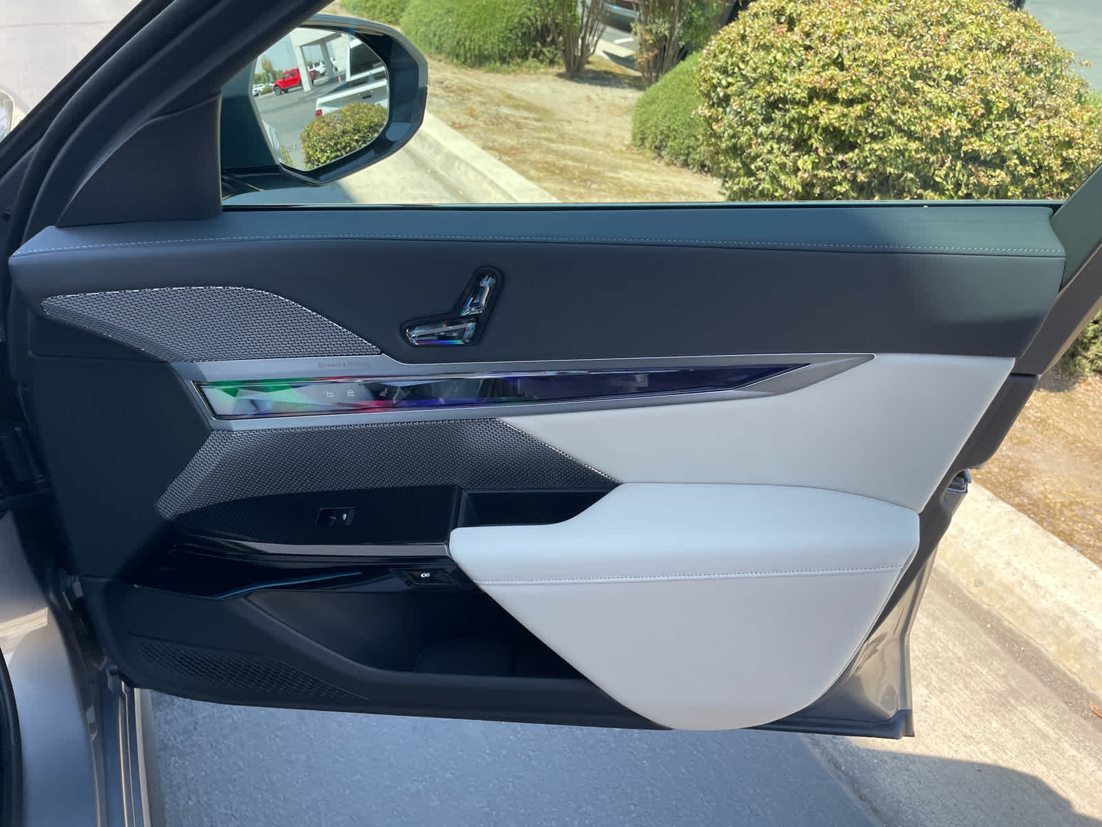 2025 BMW 7 Series 740i - Photo 17