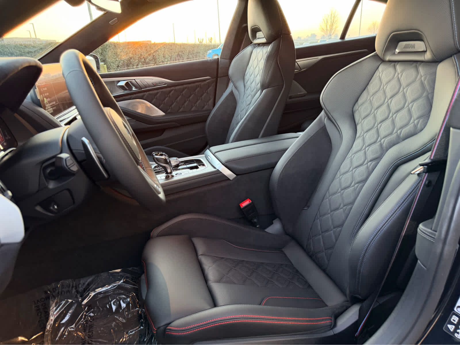2026 BMW 8 Series M850i - Photo 13
