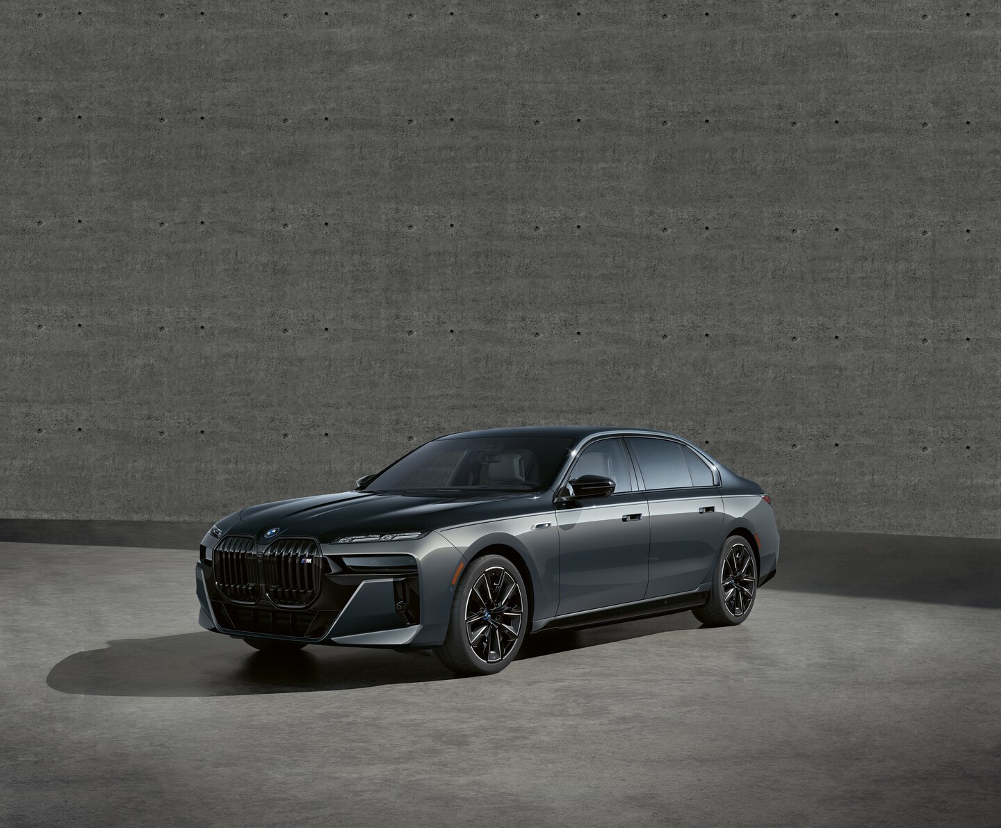 2024-BMW-i7-M70-Sedan-L01.jpeg