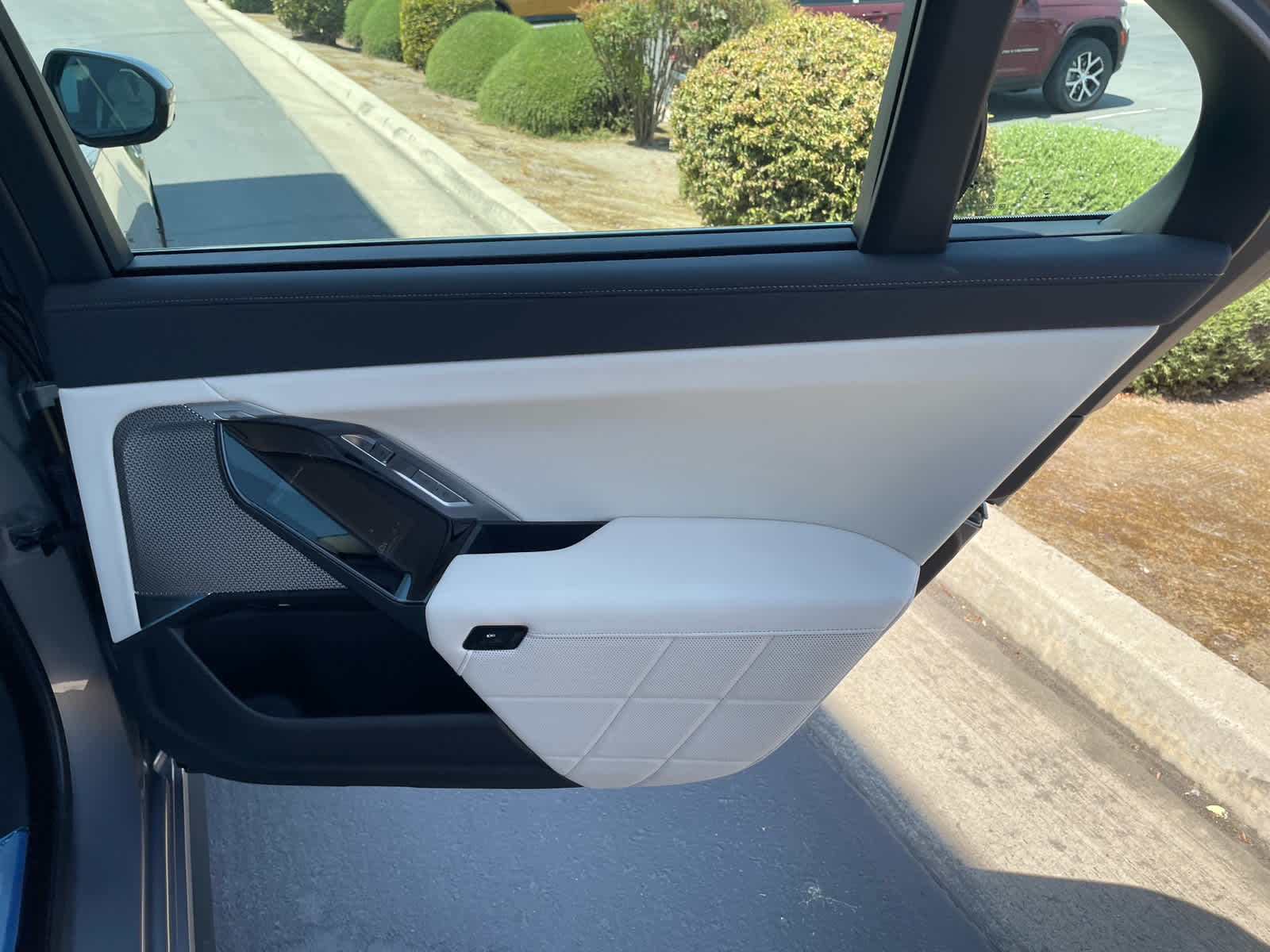 2025 BMW 7 Series 740i - Photo 18