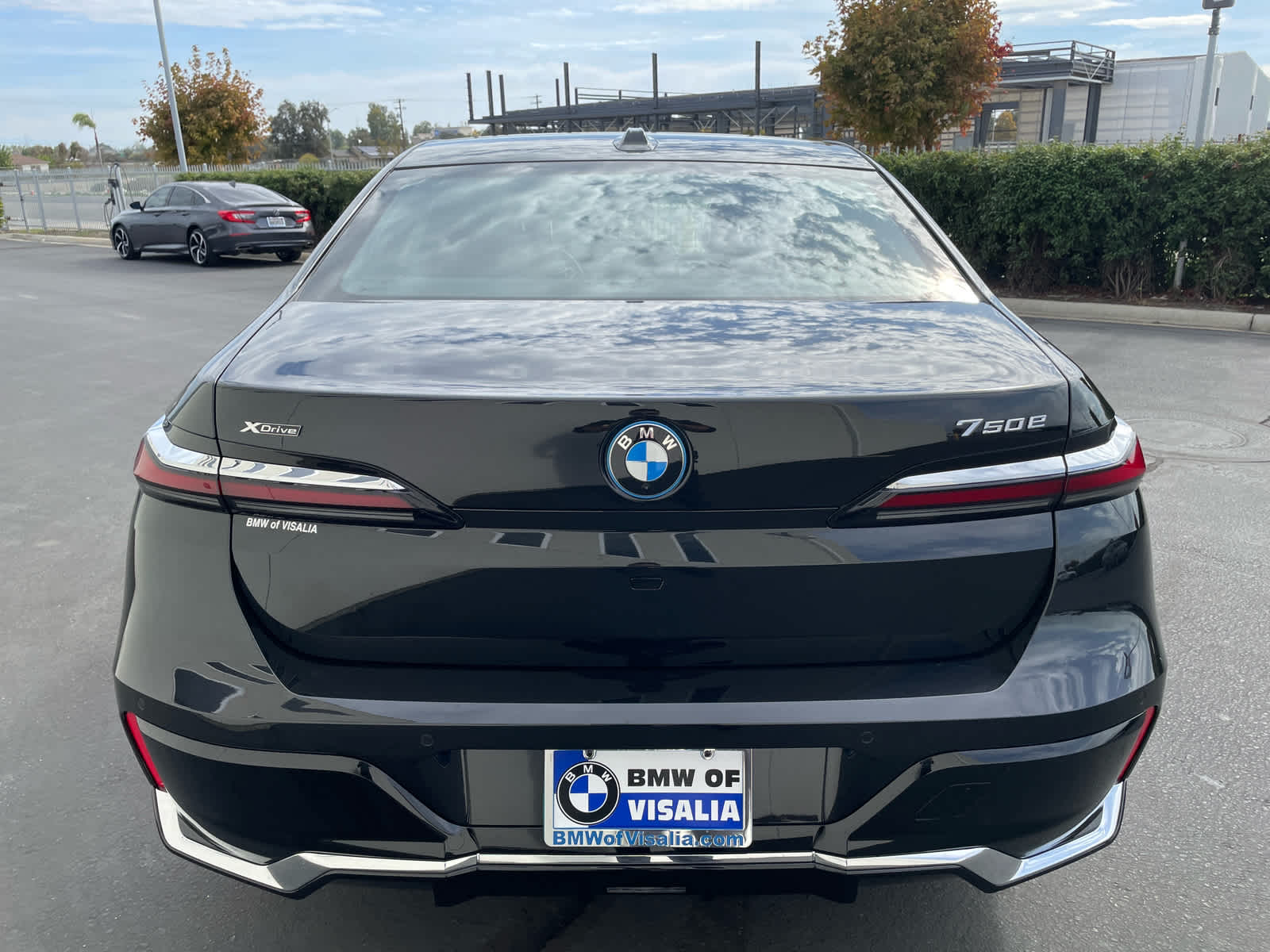 2026 Bmw 750e photo 3