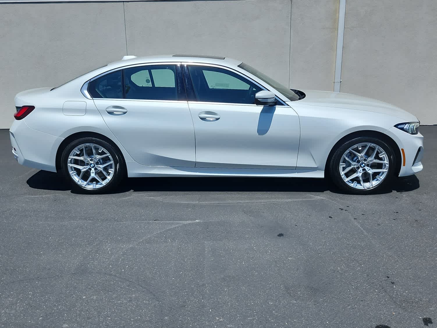 2025 BMW 330I photo 2