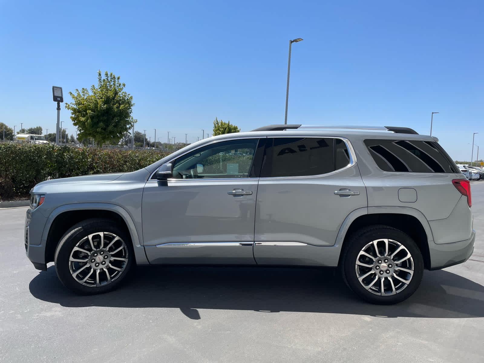 2023 Gmc Acadia Denali photo 3