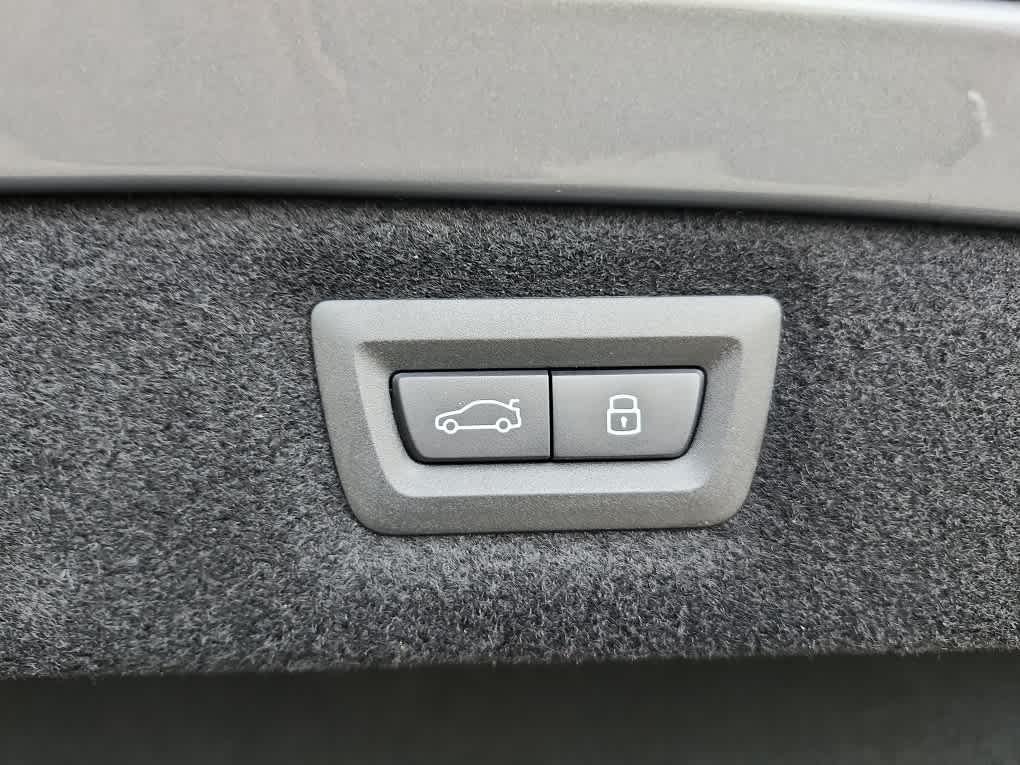 2026 BMW 8 Series 840i - Photo 26
