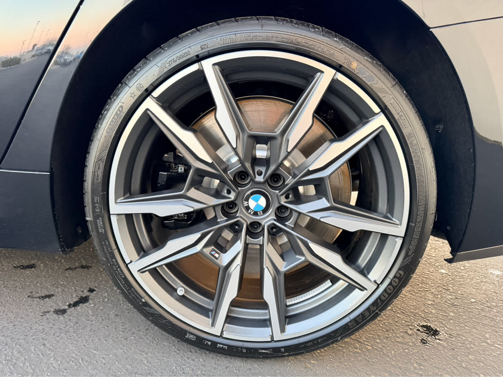 2026 BMW 8 Series M850i - Photo 10