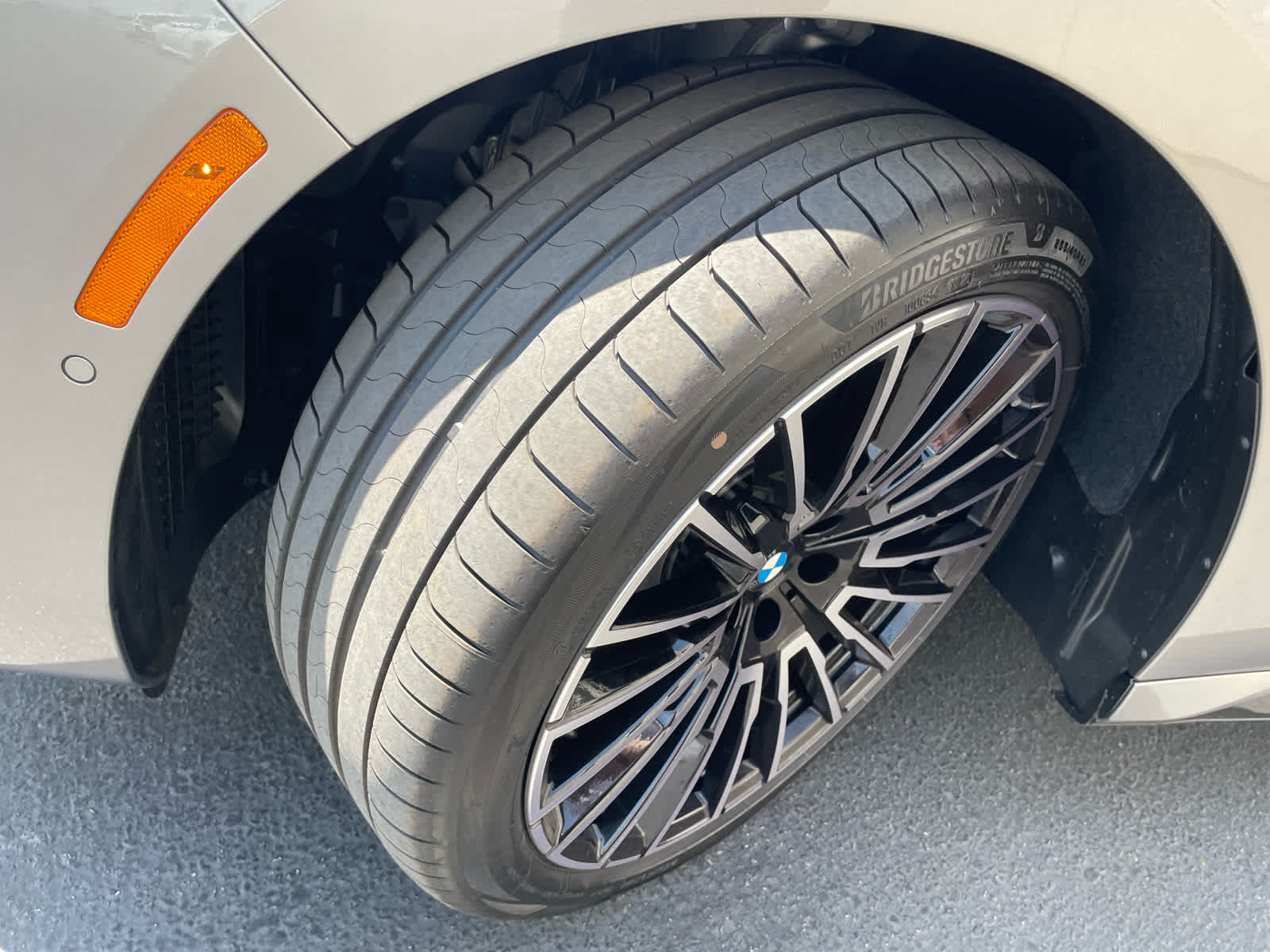 2025 BMW 7 Series 740i - Photo 22