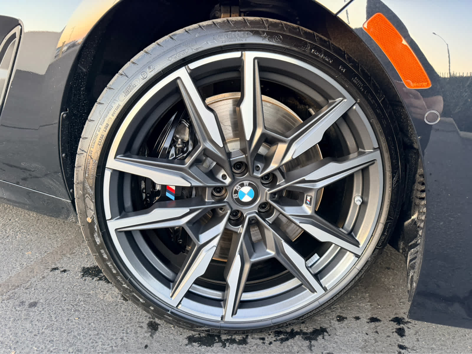 2026 BMW 8 Series M850i - Photo 9