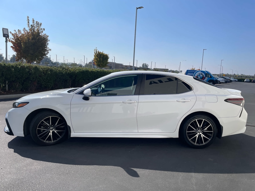 Used 2023 Toyota Camry SE Auto (GS)