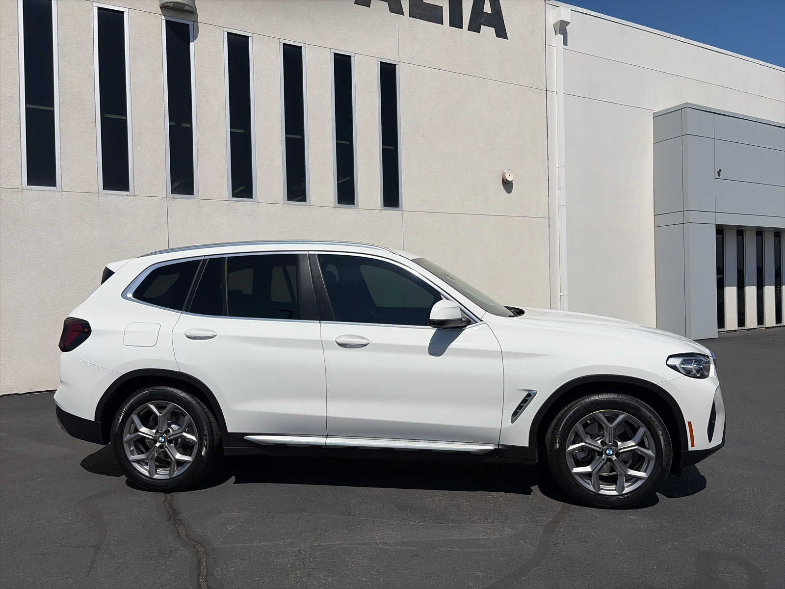 2022 BMW X3 XDRIVE30I SPORT UTILIT photo 5