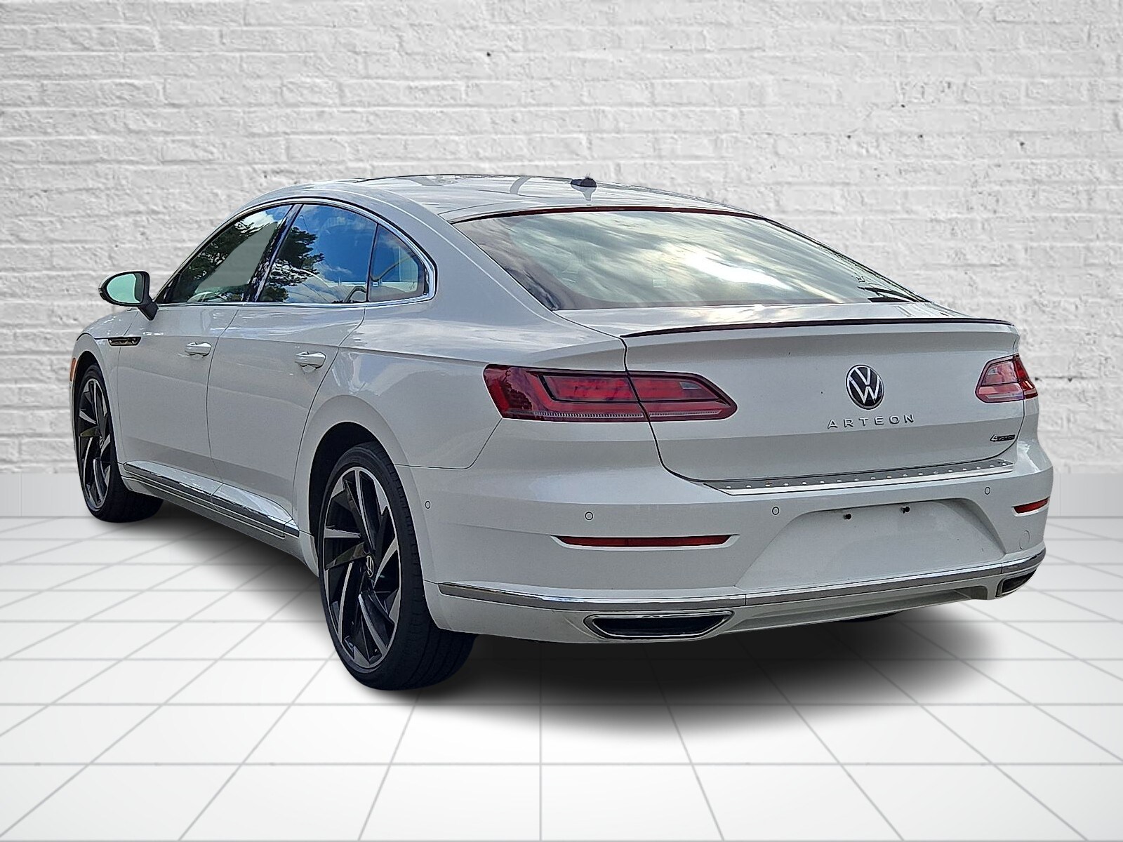 2023 Volkswagen Arteon SEL Premium R-Line photo 4