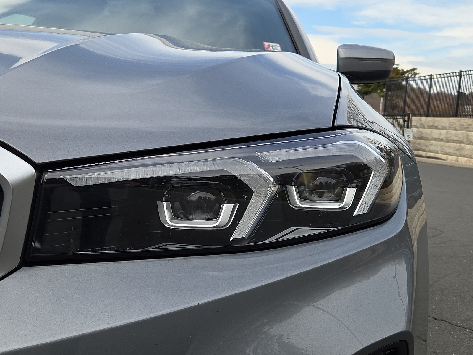 2025 BMW 3 Series 330i - Photo 9