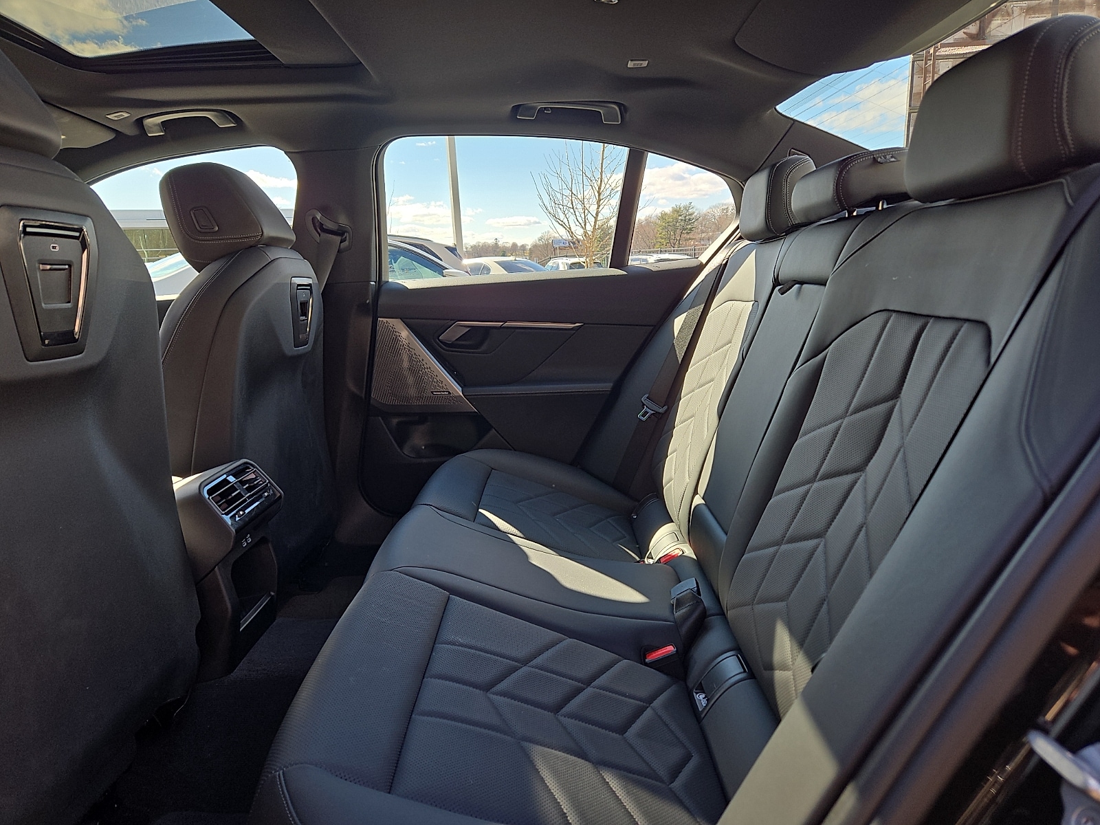 2024 BMW i5 40 - Photo 11