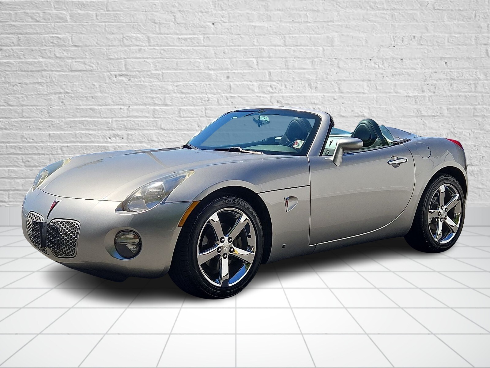 2007 Pontiac Solstice Base Convertible photo 3