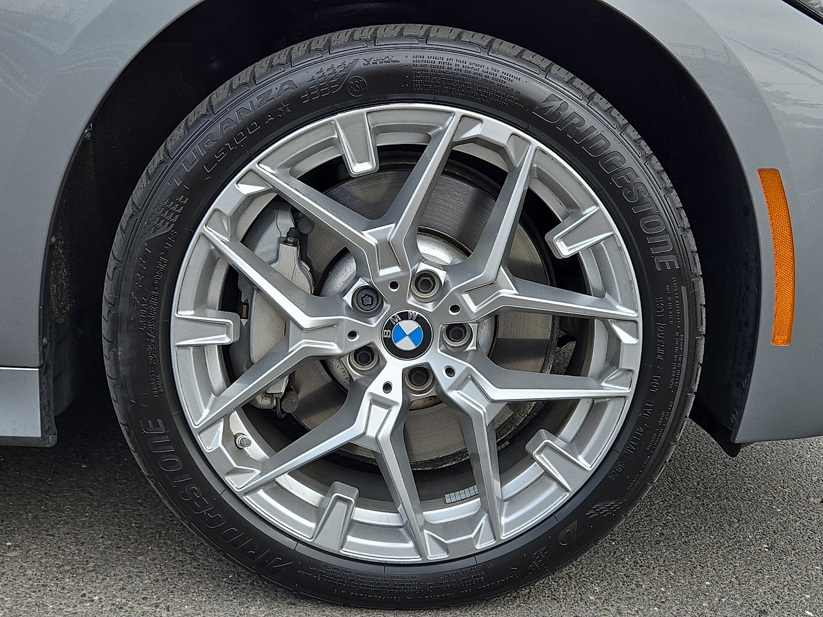 2025 BMW 3 Series 330i - Photo 8
