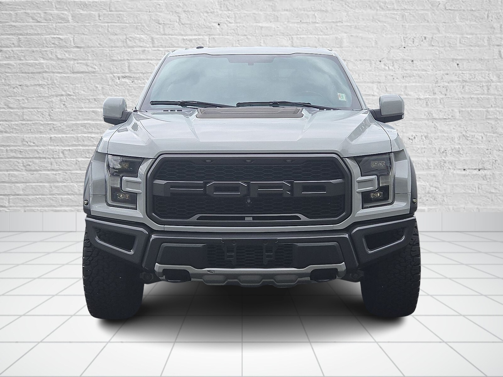 2017 Ford F-150 Raptor photo 2