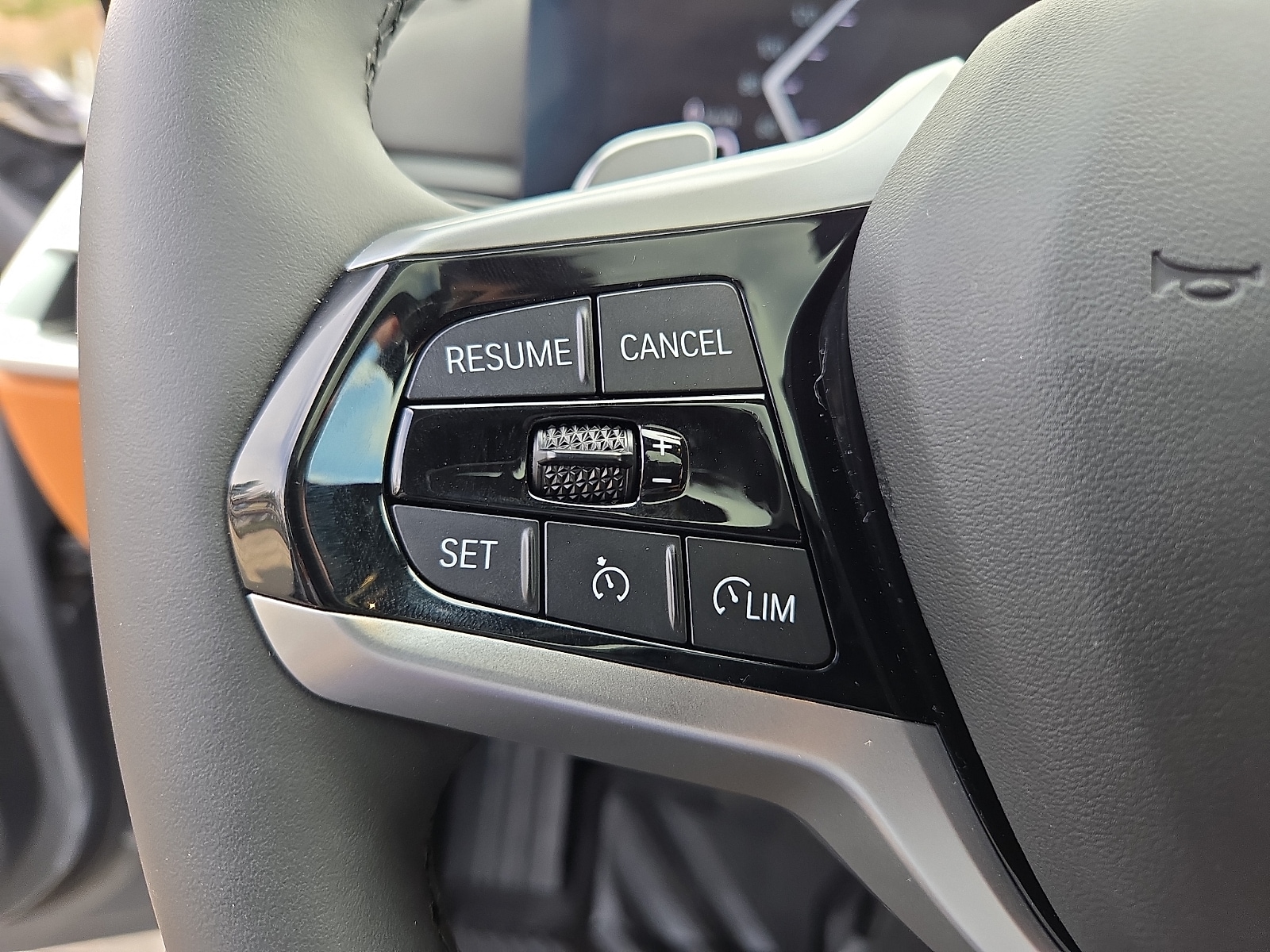 2025 BMW 3 Series 330i - Photo 22