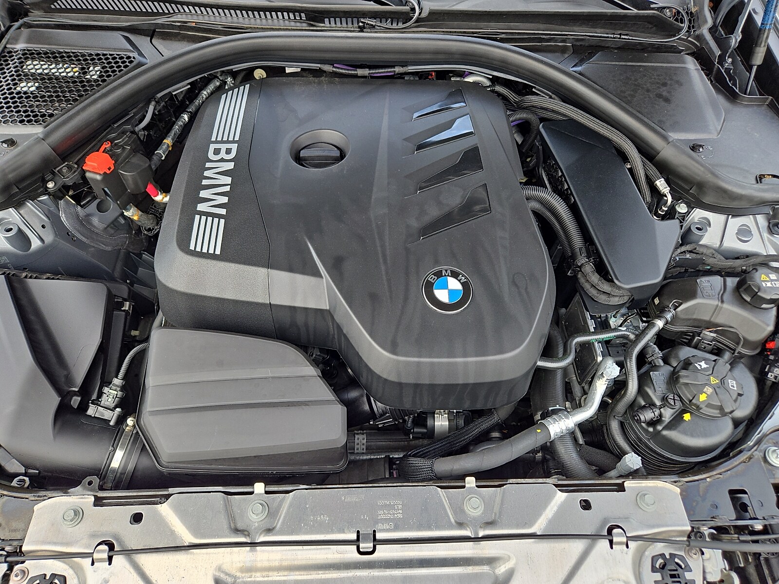 2025 BMW 3 Series 330i - Photo 27