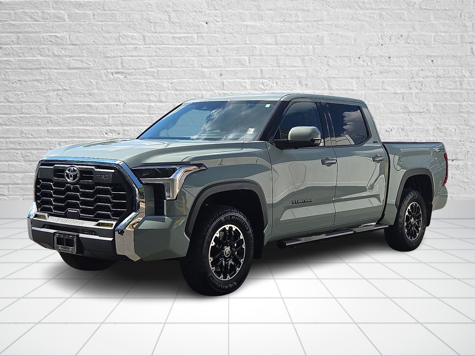 2022 Toyota Tundra SR5 CrewMax photo 3