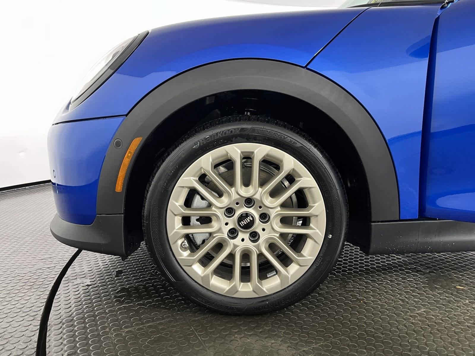 2025 Mini Cooper S Hardtop 2 Door photo 4