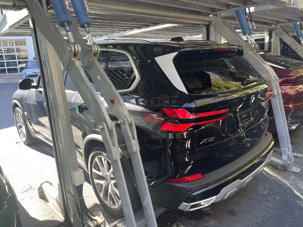 New 2026 BMW X5 xDrive40i SUV