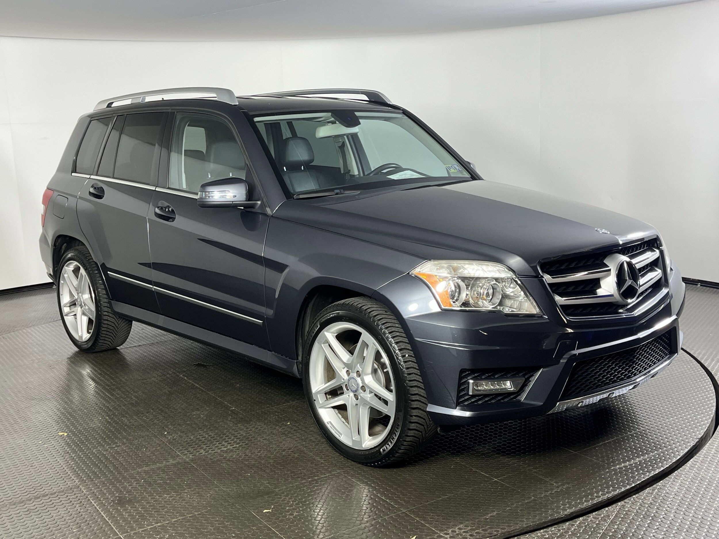 2011 Mercedes Benz GLK 350 4MATIC photo 2
