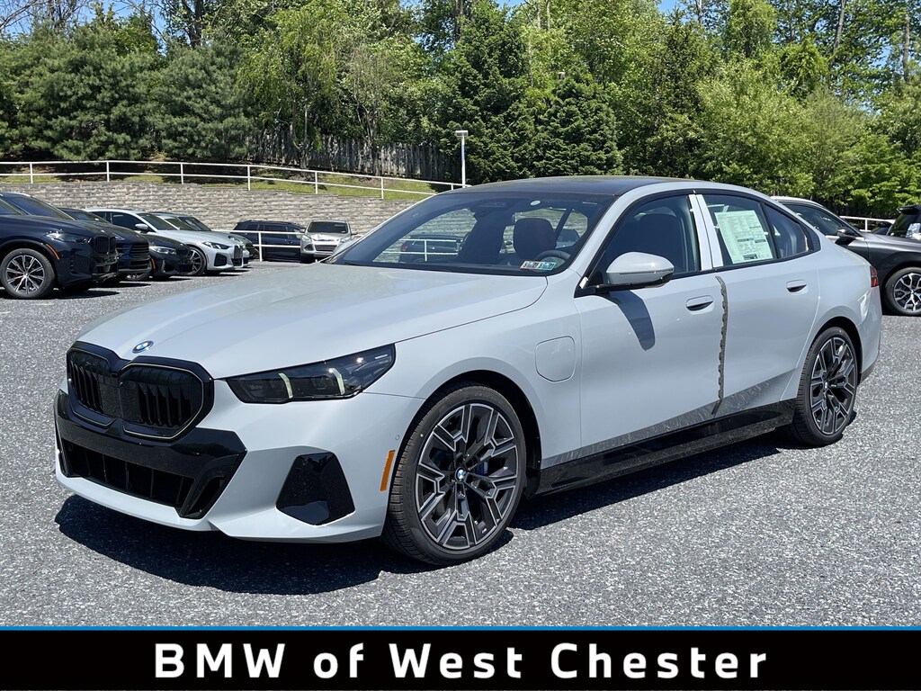 New 2027 BMW 550e xDrive Sedan