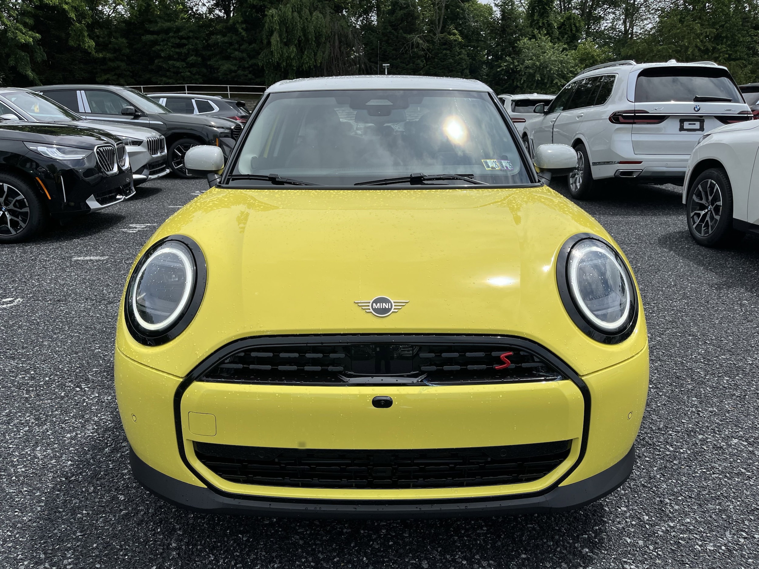 2025 Mini Cooper 2 Door Hardtop Iconic photo 2