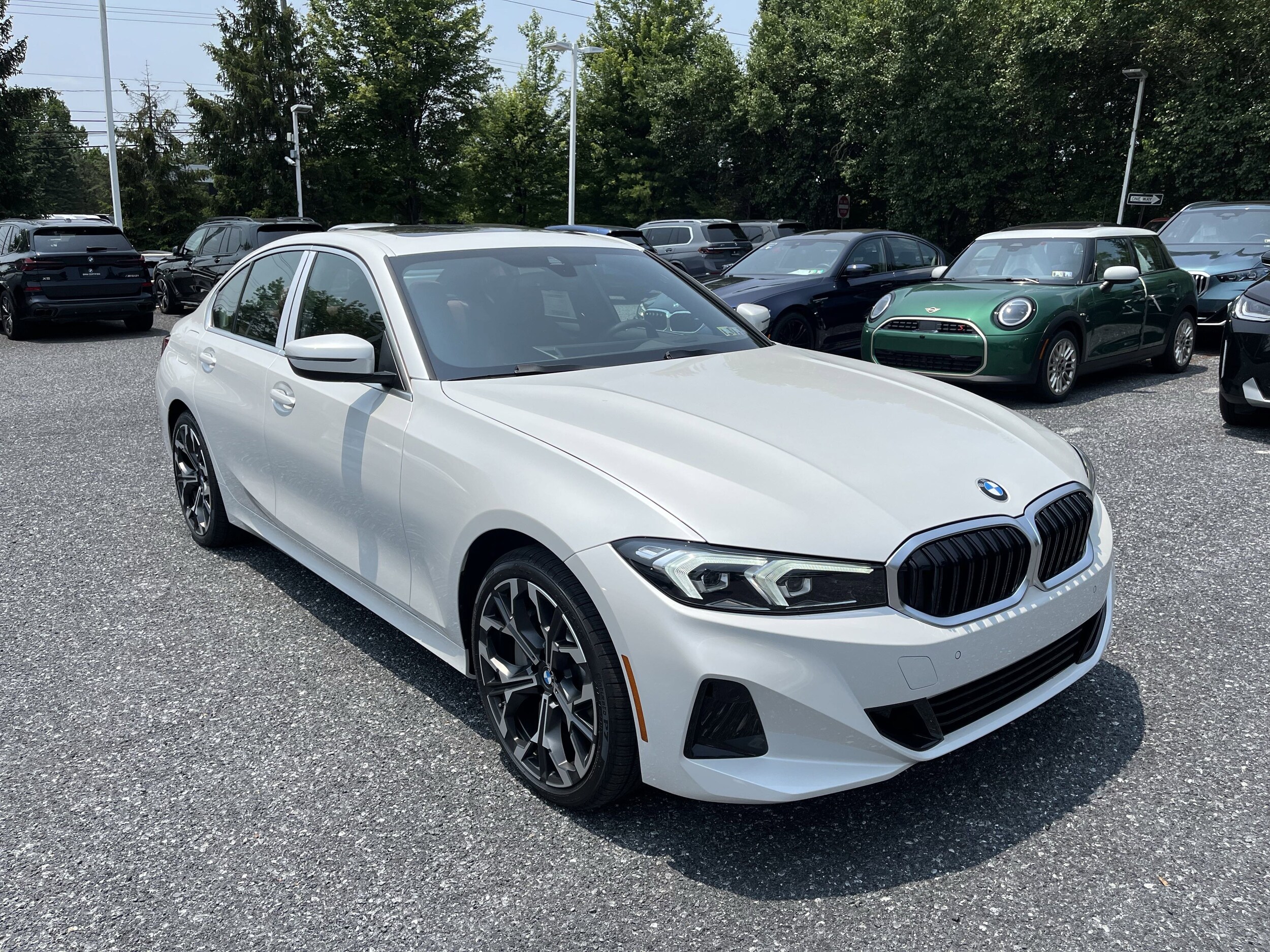 2025 Bmw 330i 330i xDrive photo 3