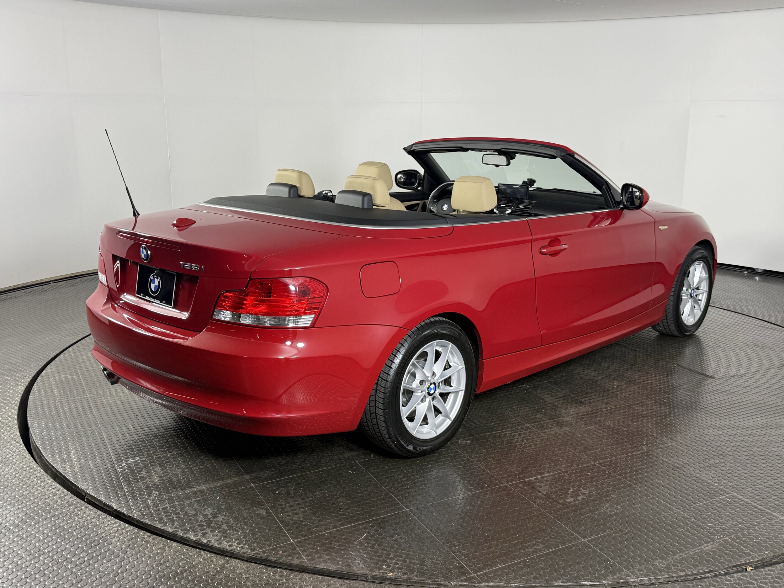 2011 Bmw 128i 1-Series photo 4