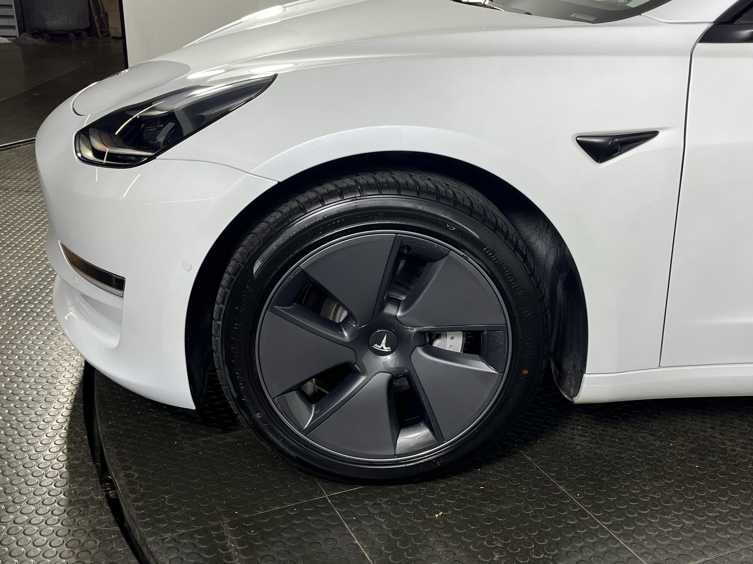 2022 Tesla Model 3 Long Range photo 4