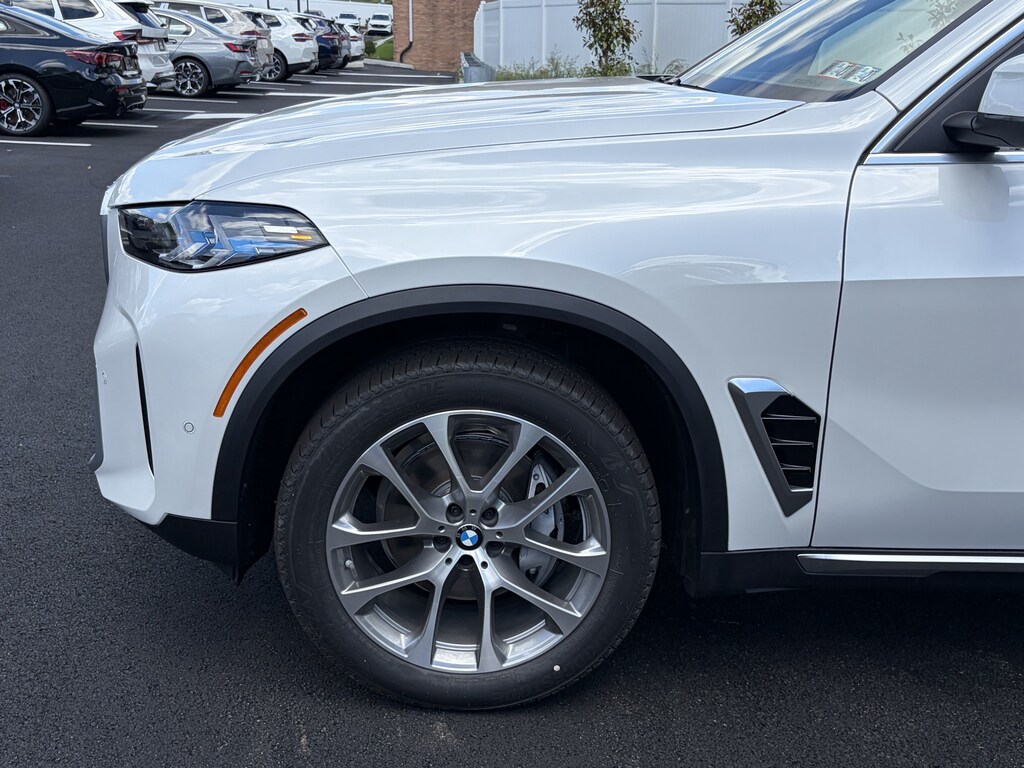 New 2026 BMW X5 xDrive40i SUV