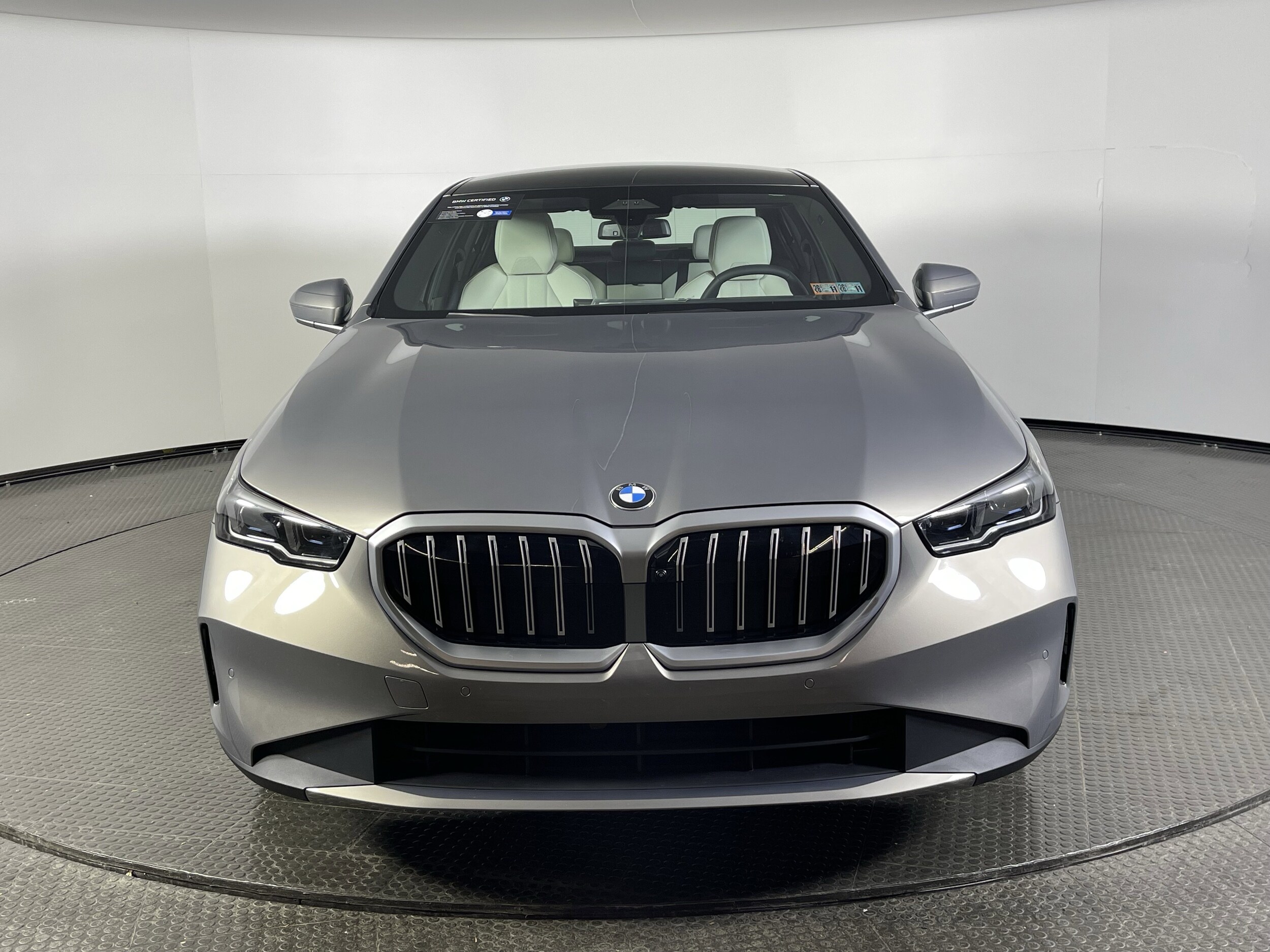 2025 Bmw 540i xDrive photo 2