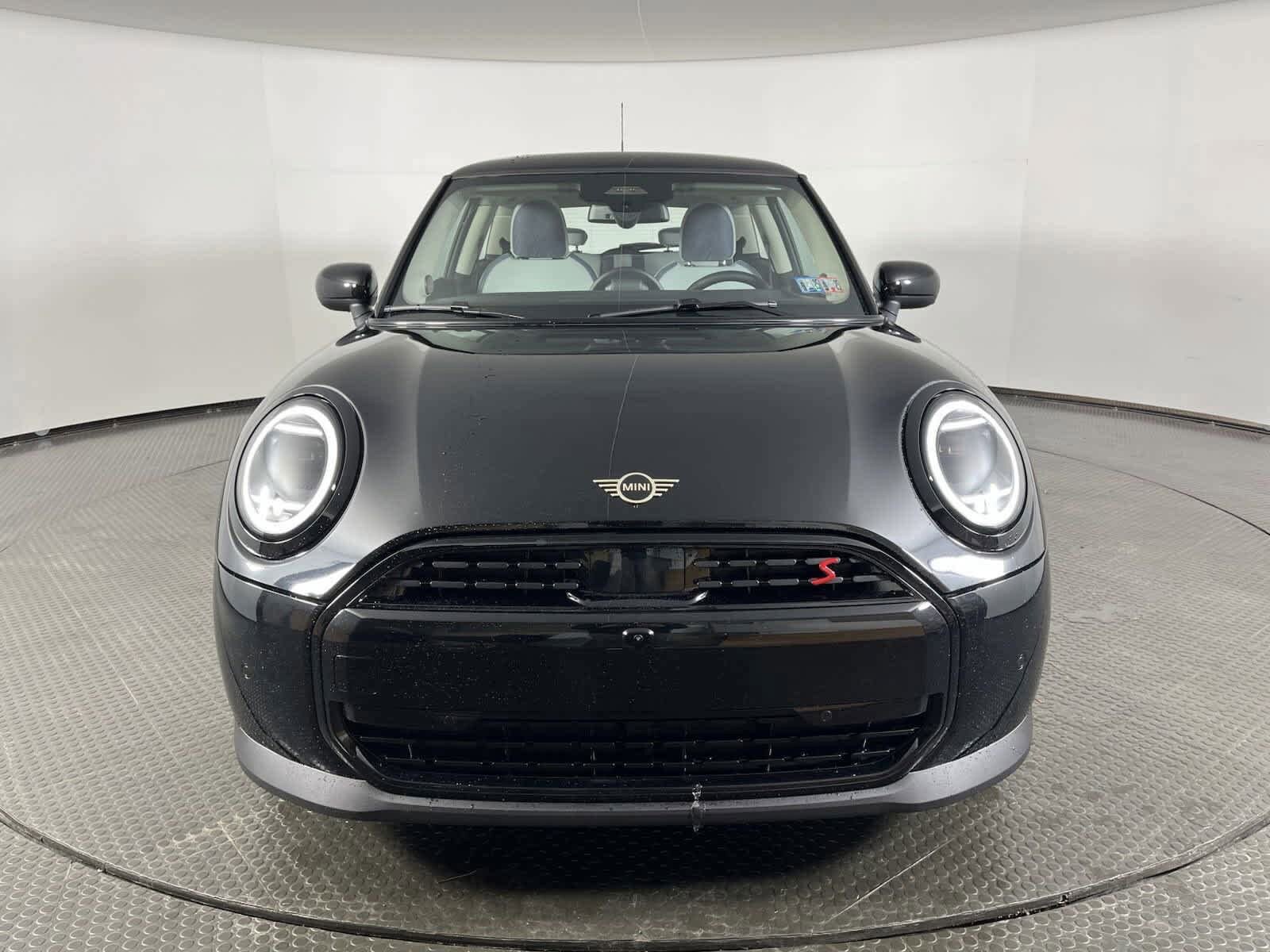 2025 Mini Cooper S Hardtop 2 Door photo 2
