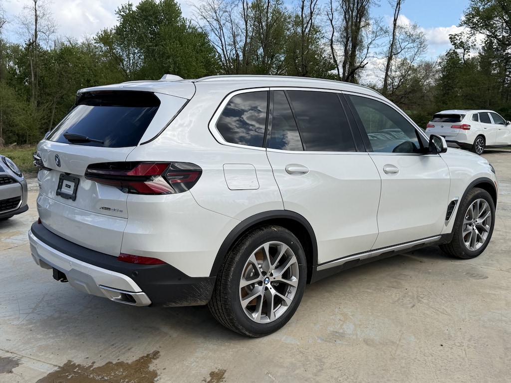New 2026 BMW X5 PHEV xDrive50e SUV