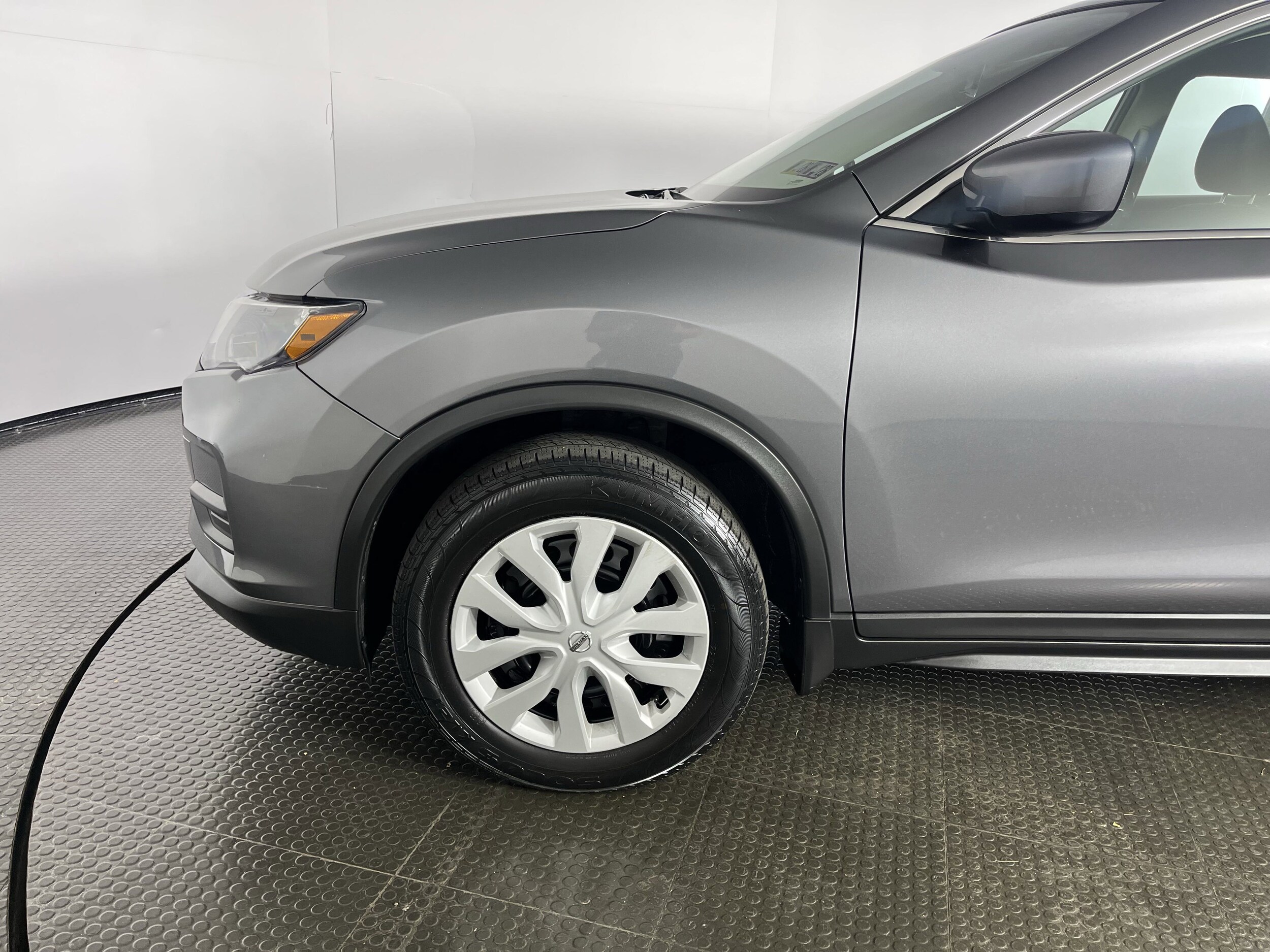 2017 Nissan Rogue AWD S photo 4