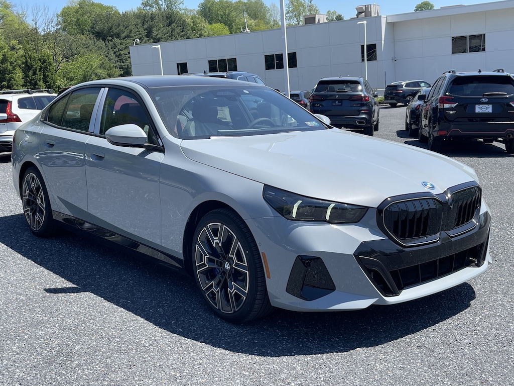 New 2027 BMW 550e xDrive Sedan