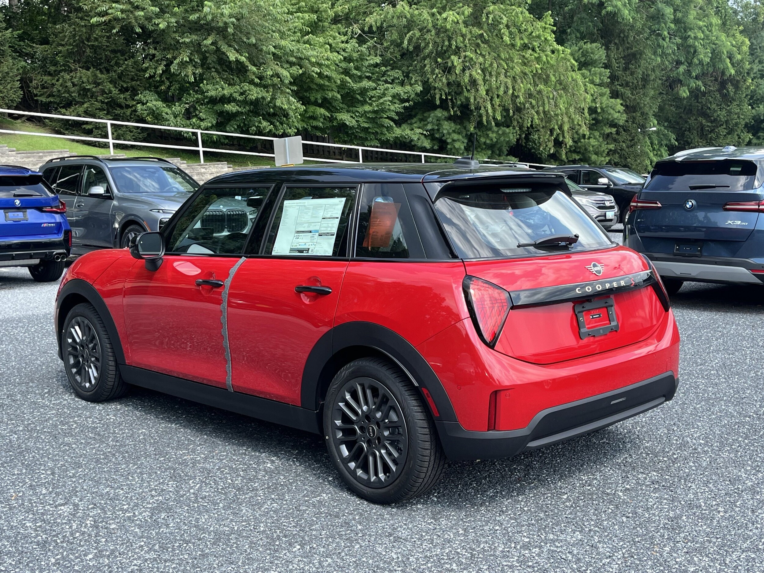 2025 Mini Cooper 2 Door Hardtop Signature photo 3