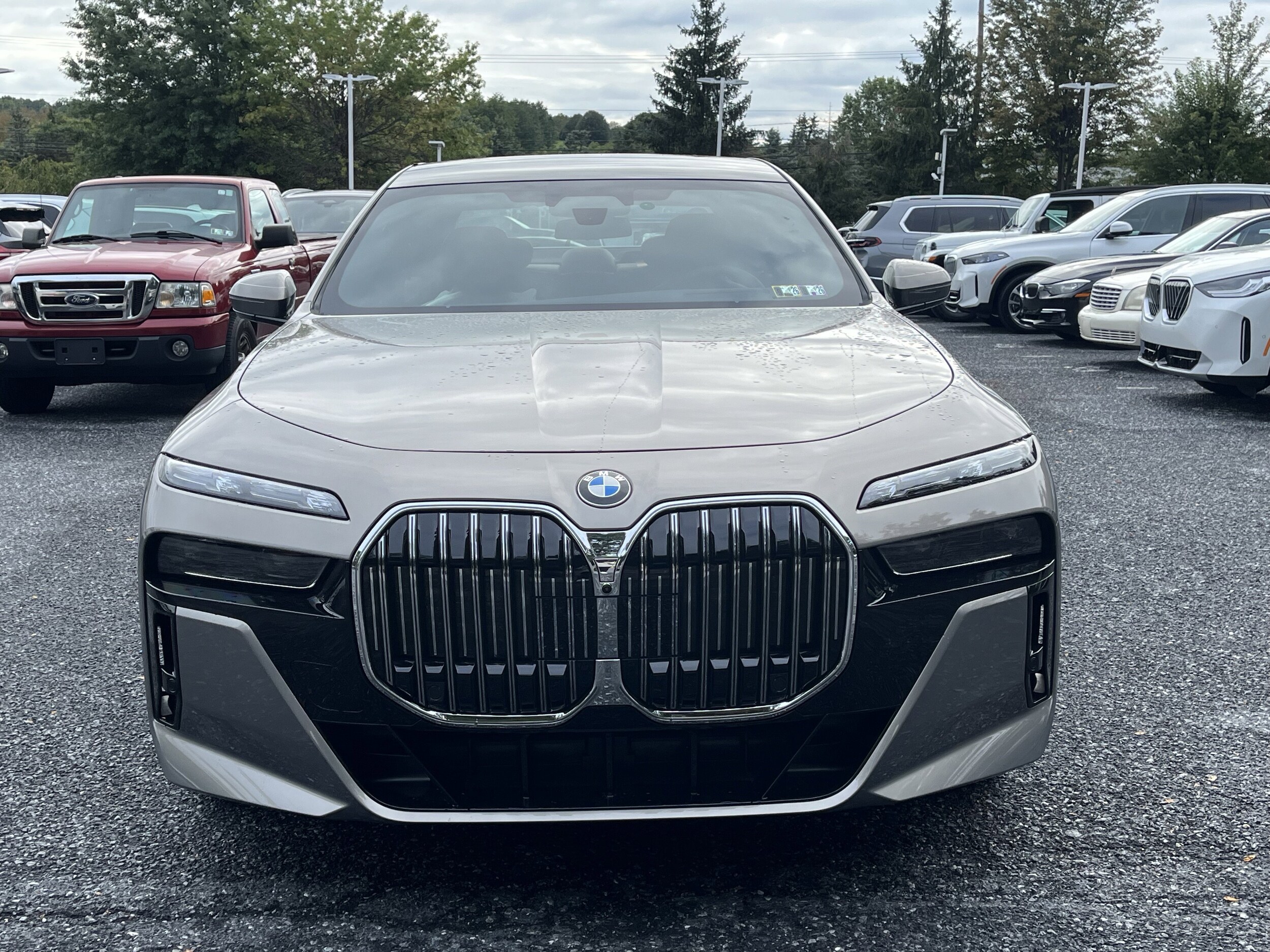 2026 Bmw 740i xDrive Sedan photo 2