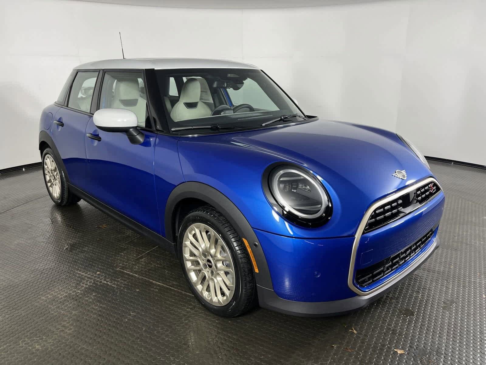 2025 Mini Cooper S Hardtop 2 Door photo 3