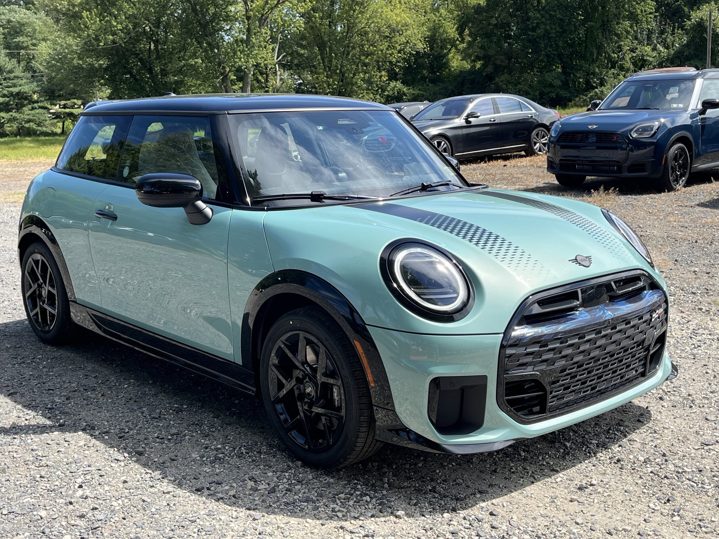 2026 Mini Cooper 2 Door Hardtop S Iconic photo 2