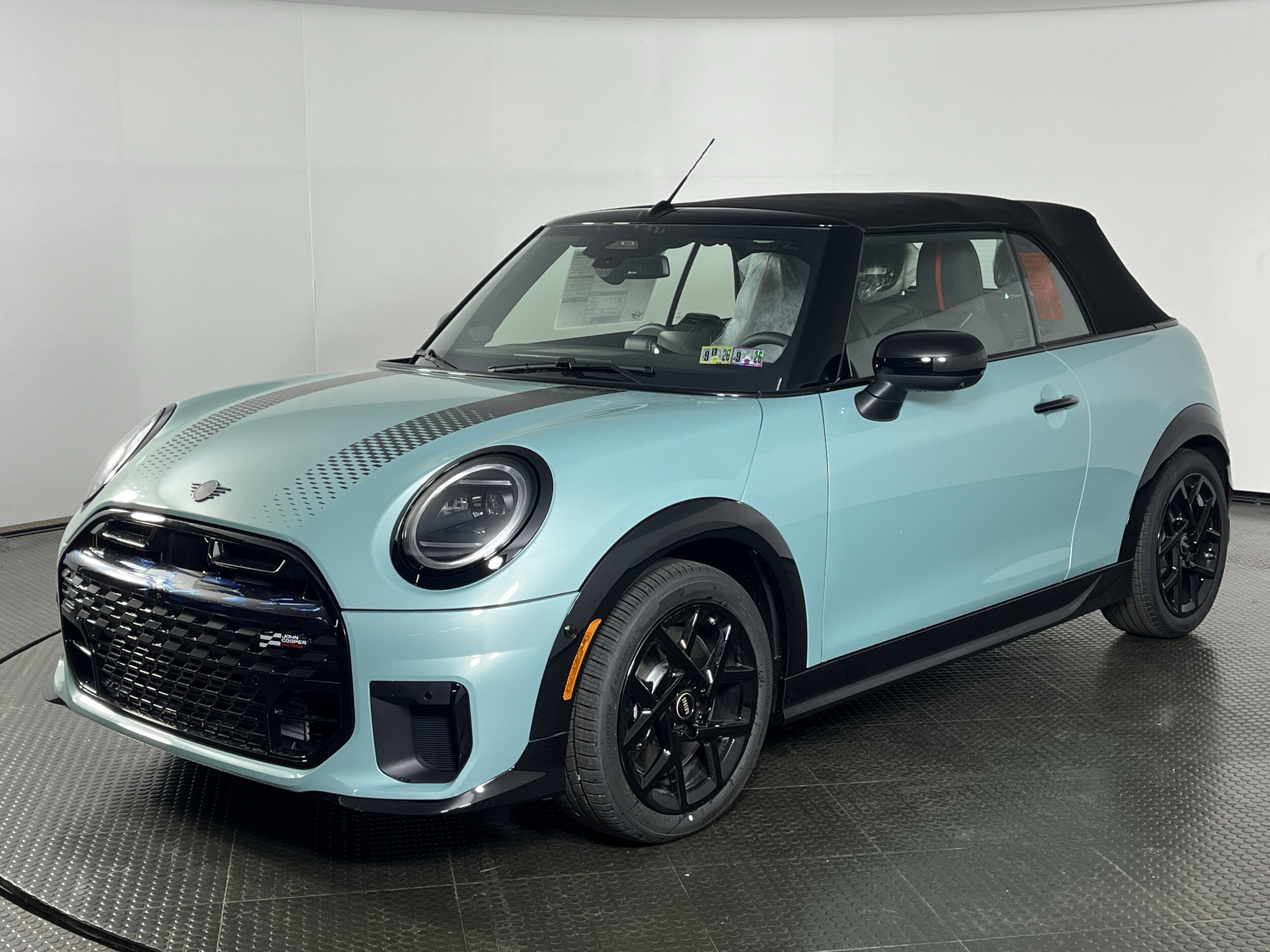 2026 Mini Cooper Convertible Iconic photo 4