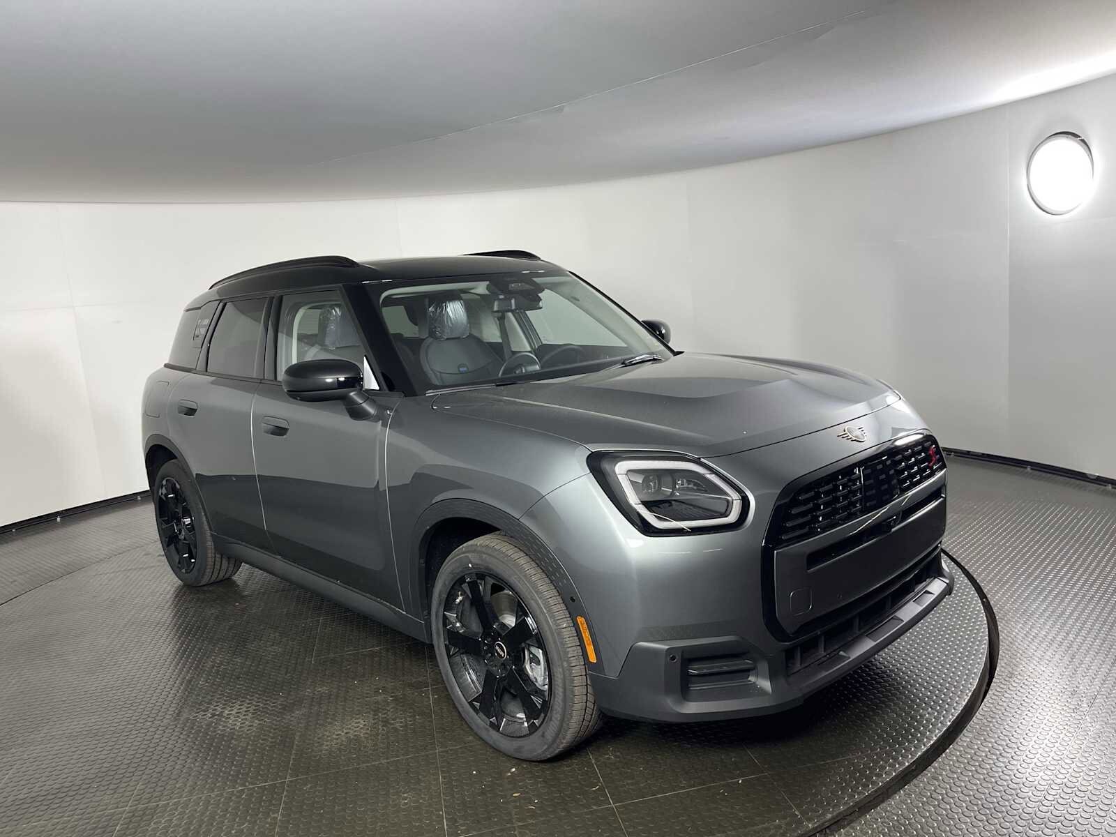 2025 Mini Cooper S ALL4 photo 2