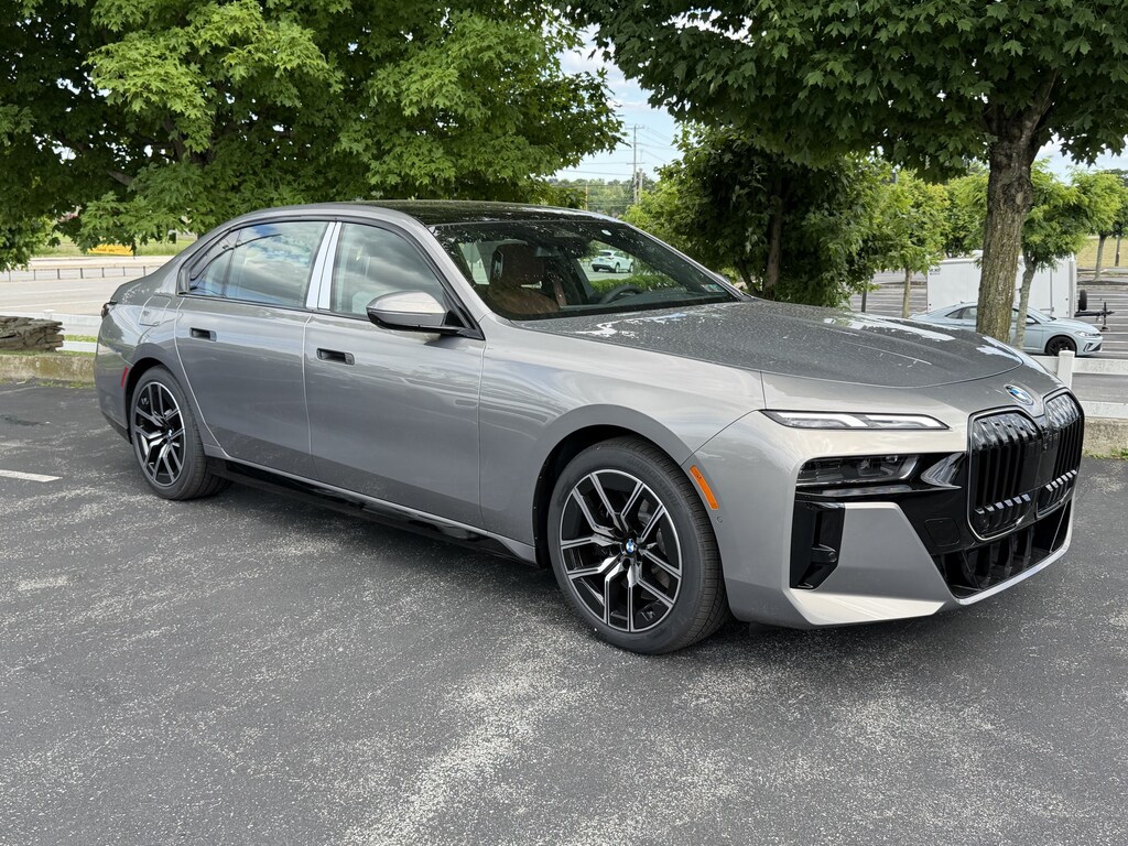 New 2026 BMW 740i xDrive Sedan
