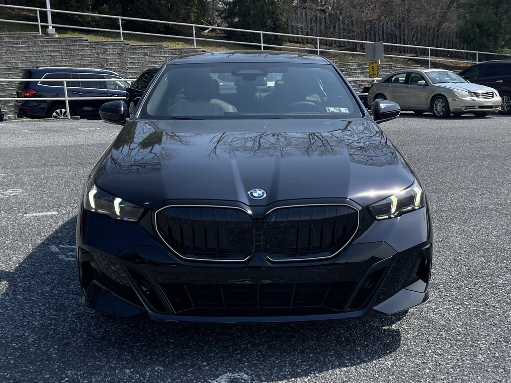 New 2026 BMW 550e xDrive Sedan