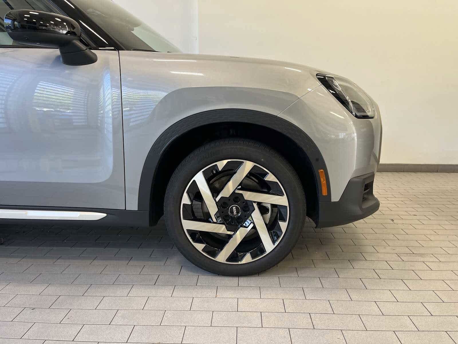 2025 Mini Cooper S ALL4 photo 3