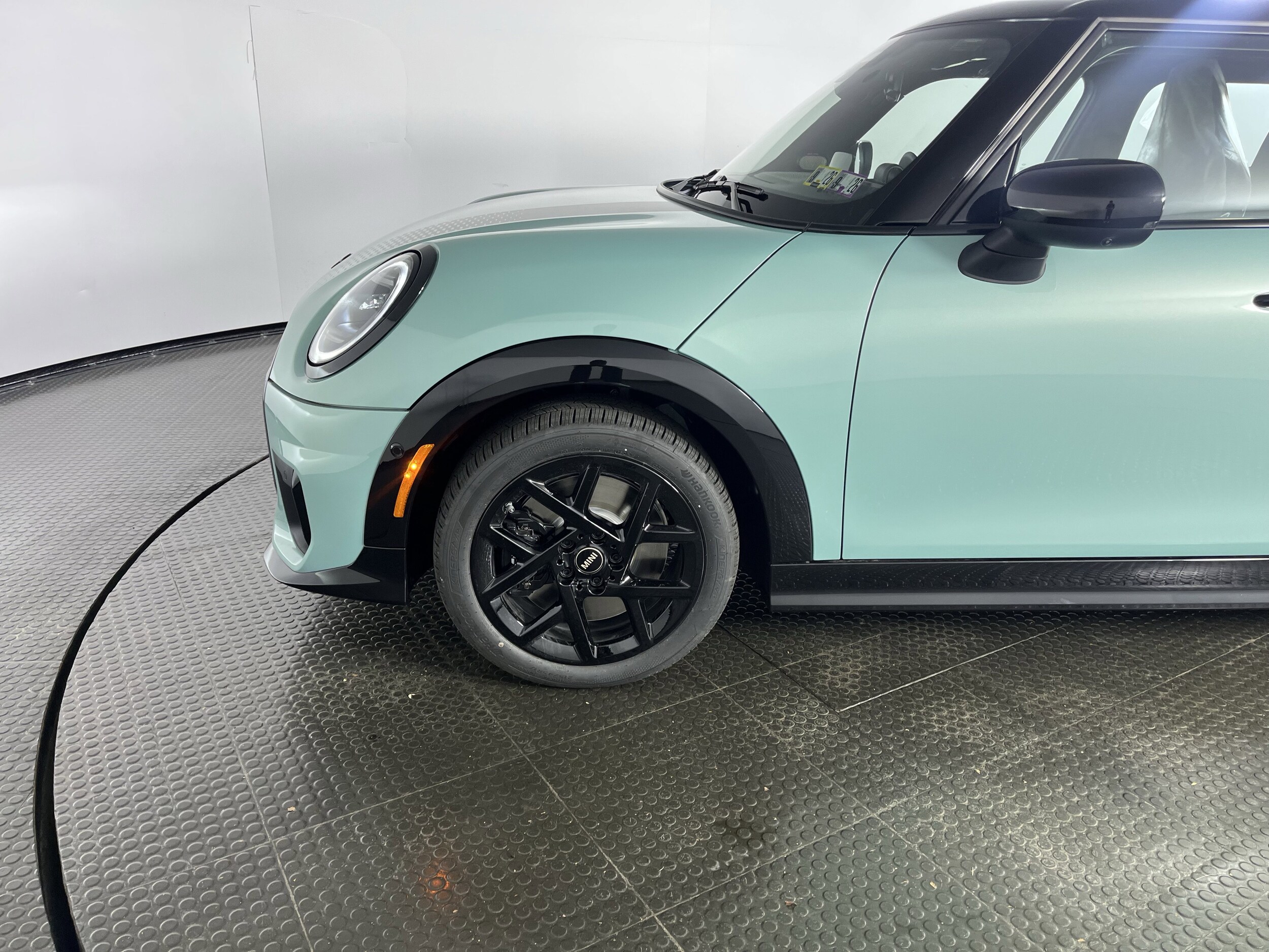 2026 Mini Cooper 4 Door Hardtop S Iconic photo 4