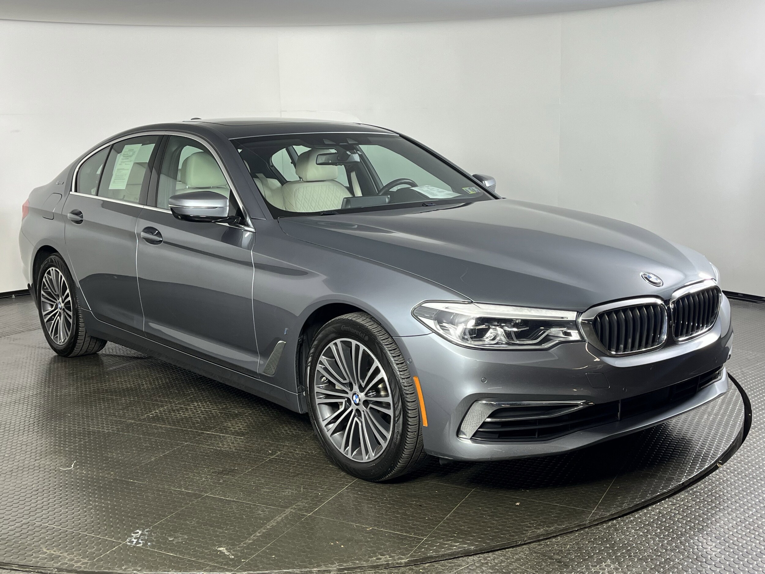 2019 Bmw 530e xDrive Sedan photo 2
