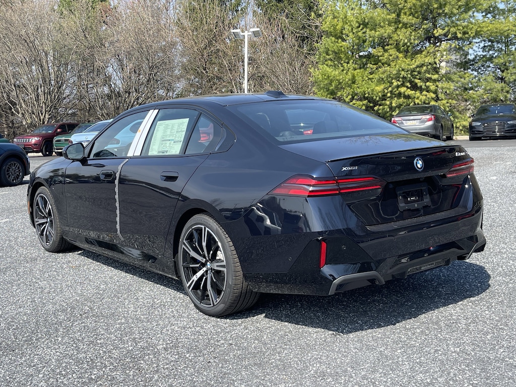 New 2026 BMW 550e xDrive Sedan