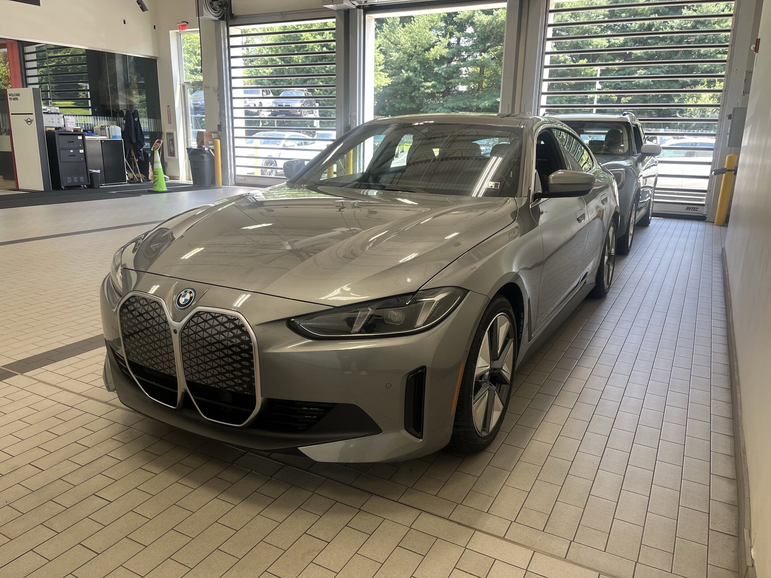 2025 Bmw i4 xDrive40 photo 2
